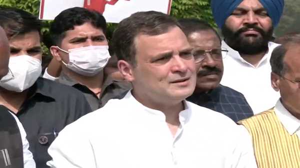 राहुल गांधी विजय चौक पहुंचे, बढ़ती कीमतों के खिलाफ कांग्रेस कर रही प्रदर्शन